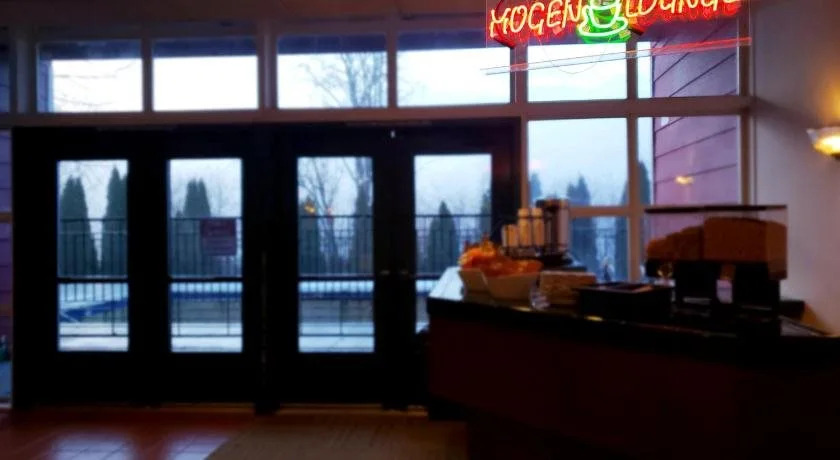 Totem Lake Hotel