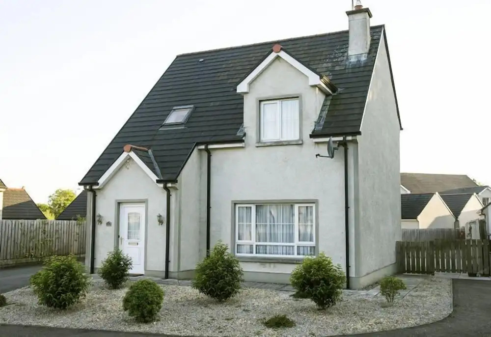 74 Castle Manor