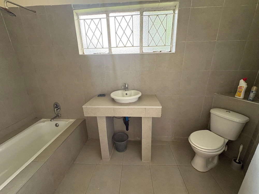Standard Room In Mt Pleasant Heights - 2385