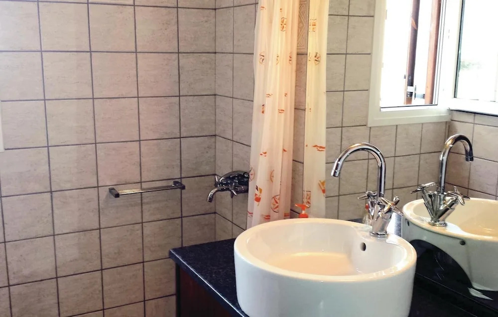 Nice Home In Plativola Aggrethym