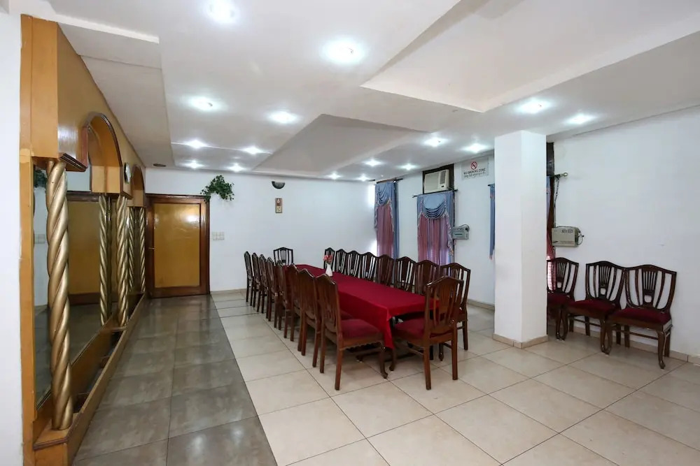 OYO 9985 Hotel Sekhon Grand
