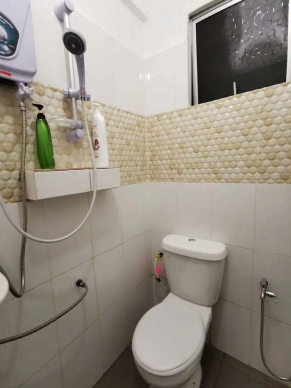 SPOT ON 89963 Sinurambi Homestay 2