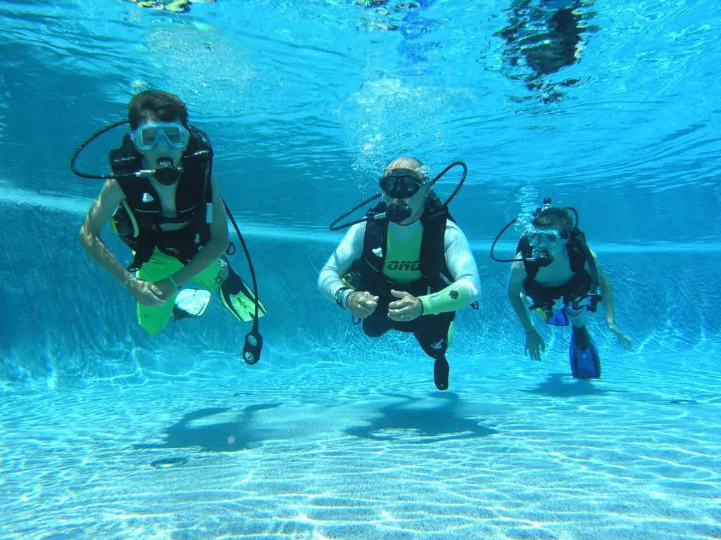 PuraVida Divehouse