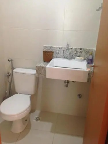 3 Suítes, praia e piscina