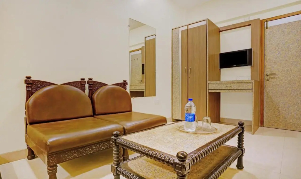 Hiramani Hotel by Treebo