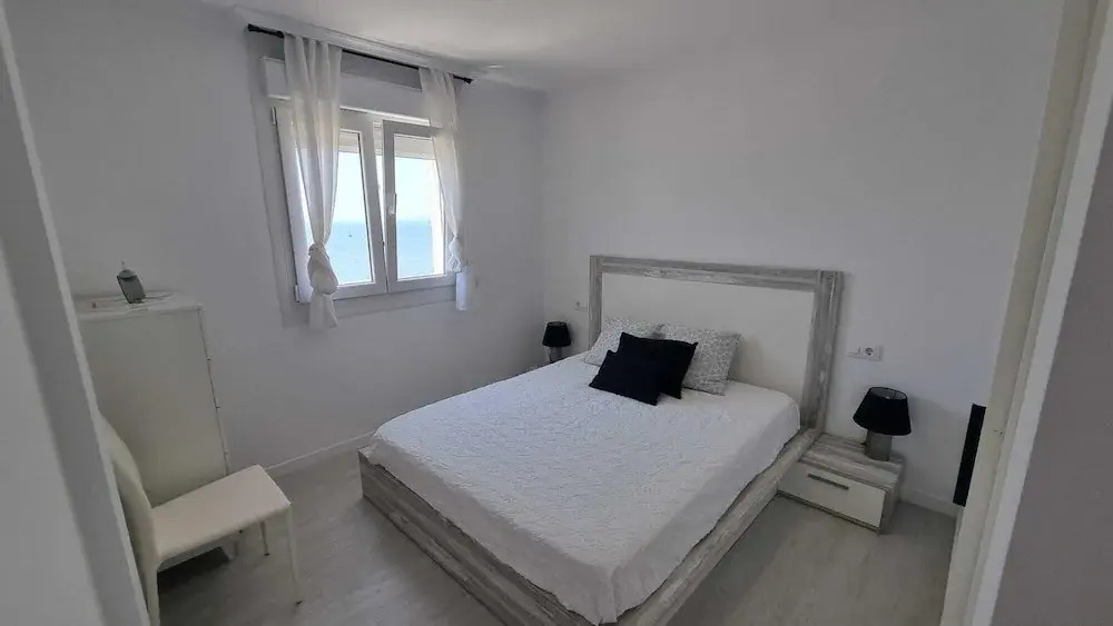 Seaside Apartment Sleeps 6 with Balcony