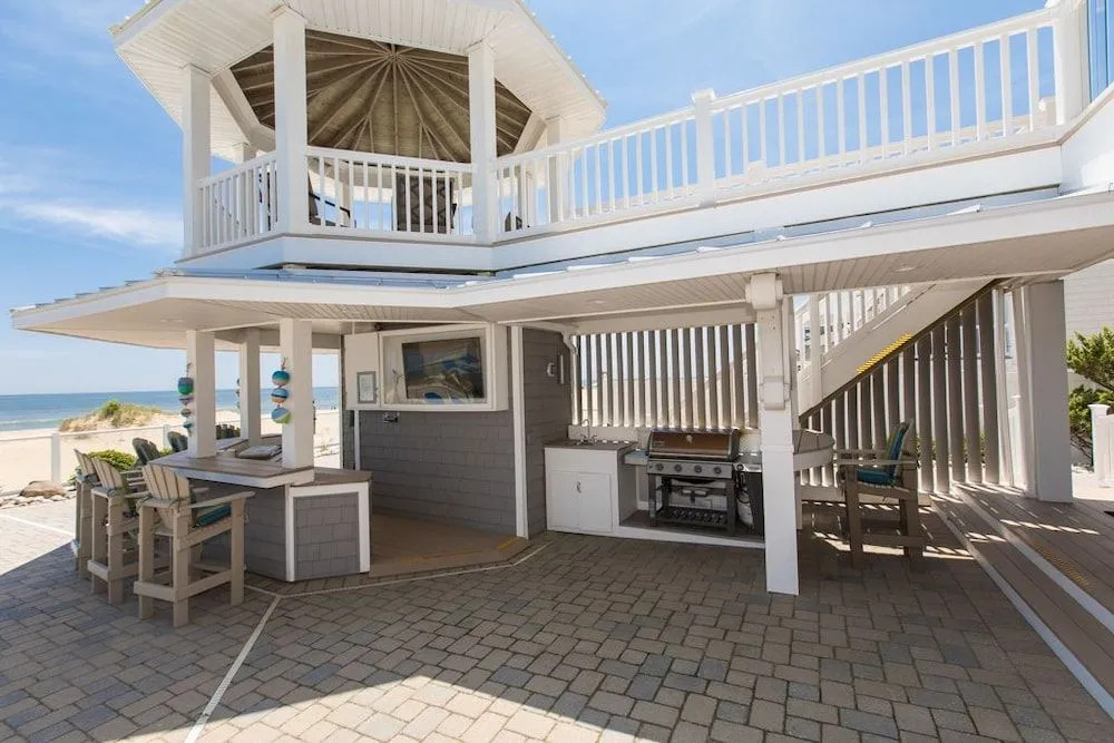 Royal Shell (formerly Lynnhaven Resort) - 10 Br Home