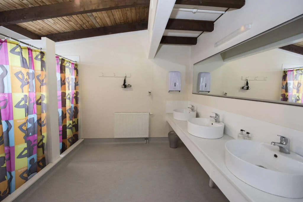 Adventure Lodge and Motels and Tongariro Crossing Track Transport