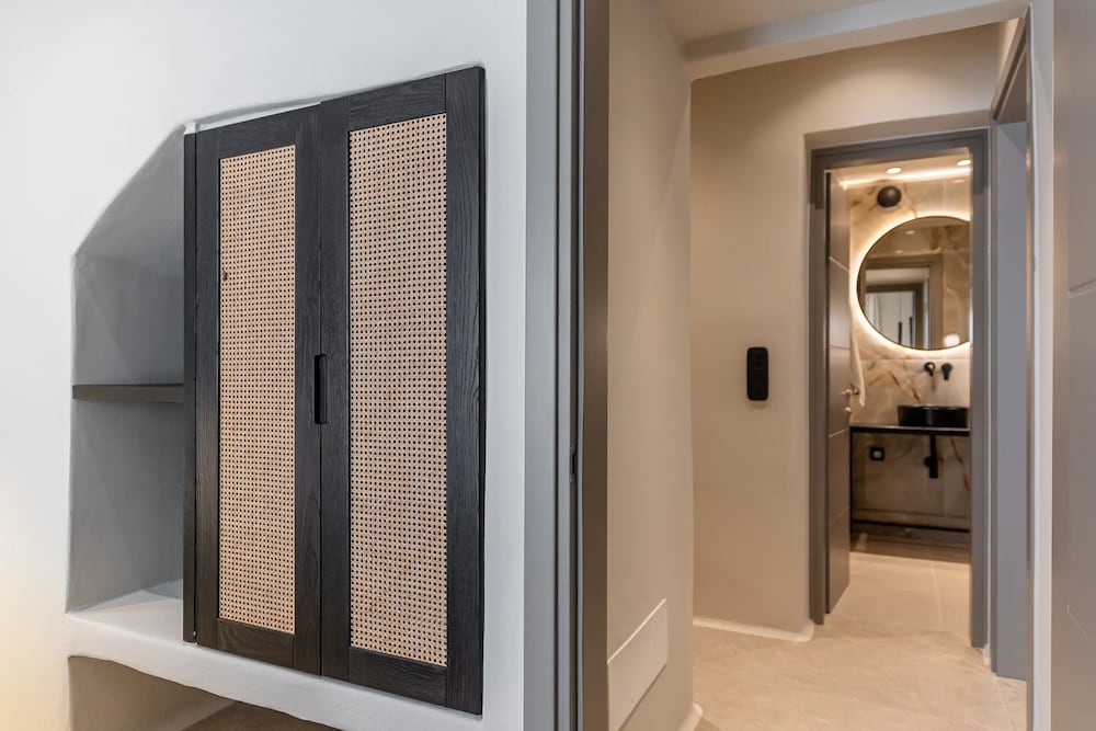 Lithia Exclusive Villas & Suites