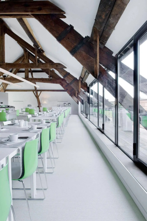 Eburon Hotel
