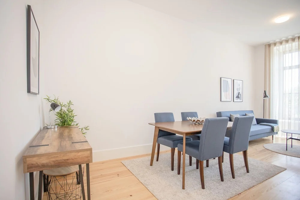 Liiiving in Porto-City View Apartment 2F