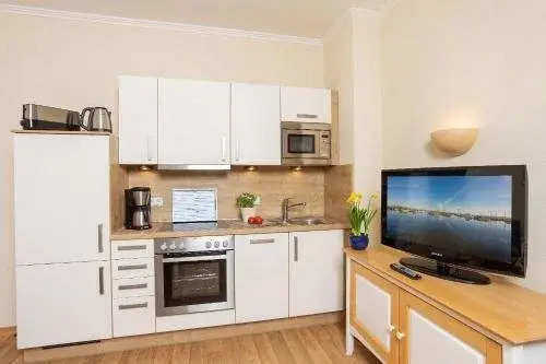 Meeresblick Residenzen FeWo 10 mit gratis Sschwimmbad- und Saunanutzung im AHOI Sellin