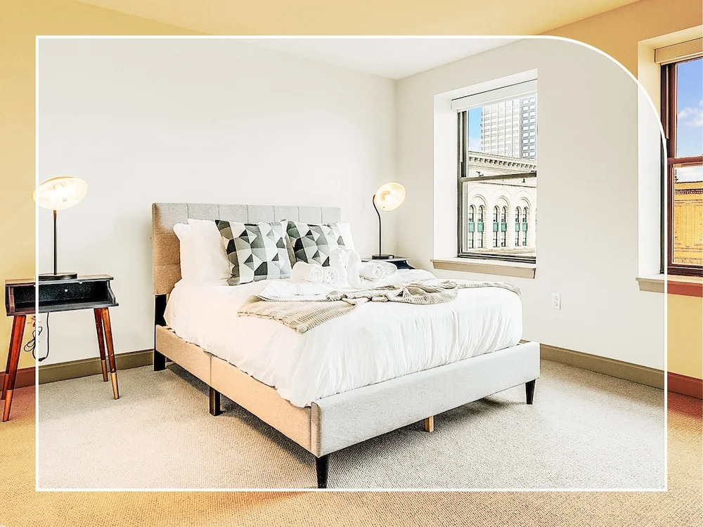 NUOVO - Center City Apartments