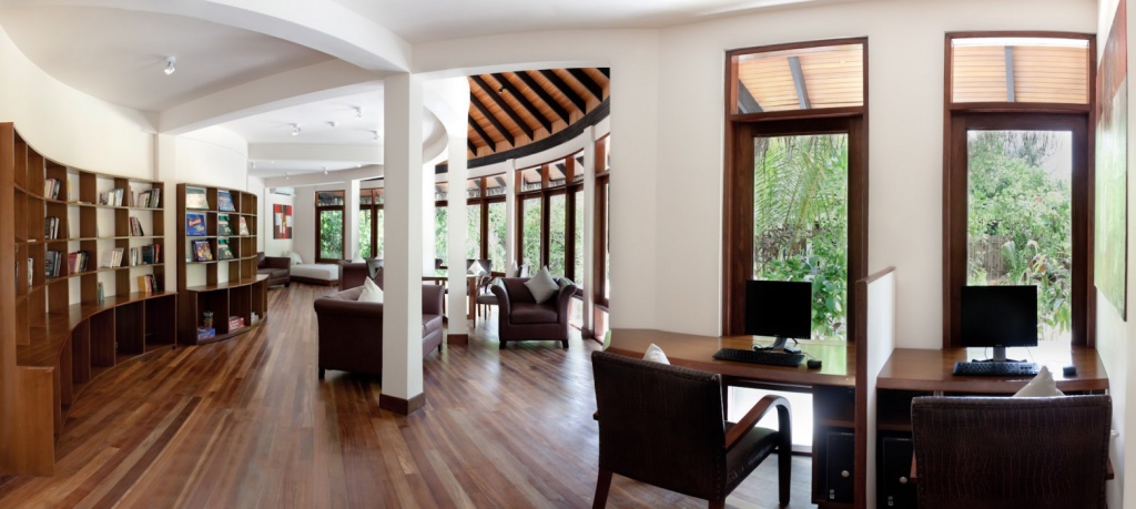 Sun Siyam Iru Fushi with Free Transfer