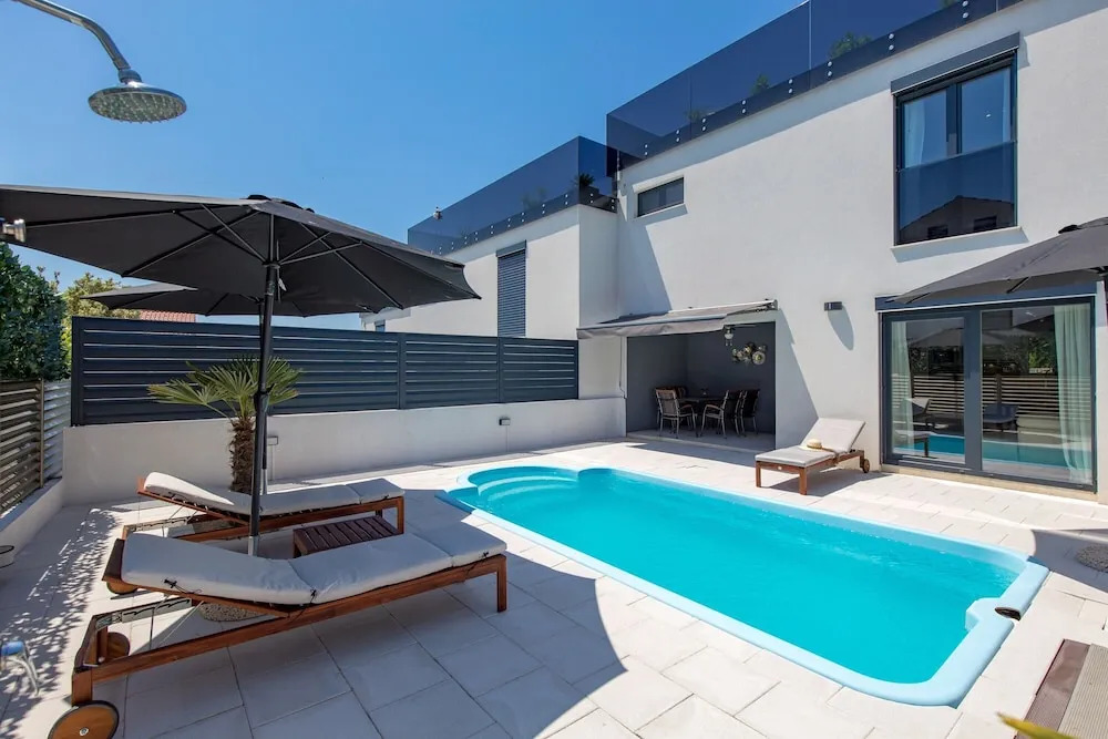 Modern Holiday House Jadranka With Pool
