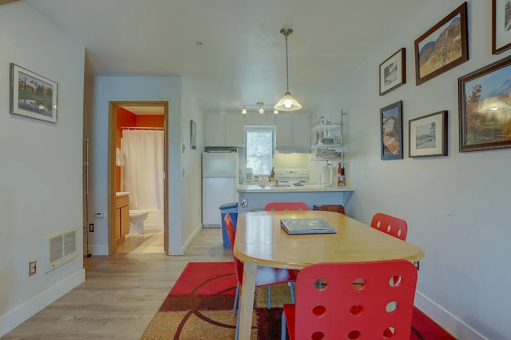 13 Lodge Condo Minutes Away from Golfing, Biking, and Playground by RedAwning