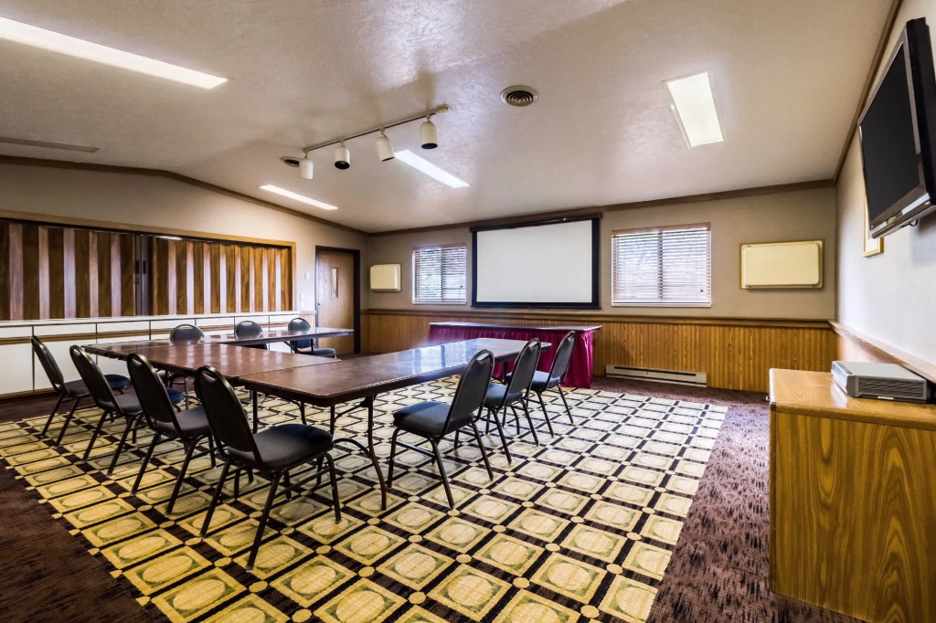 Studio 6 - Minot, ND