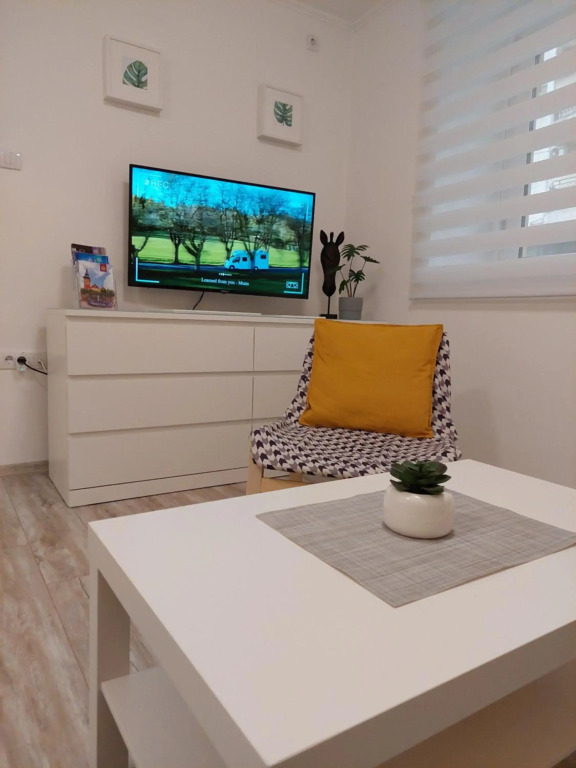 Street apartment