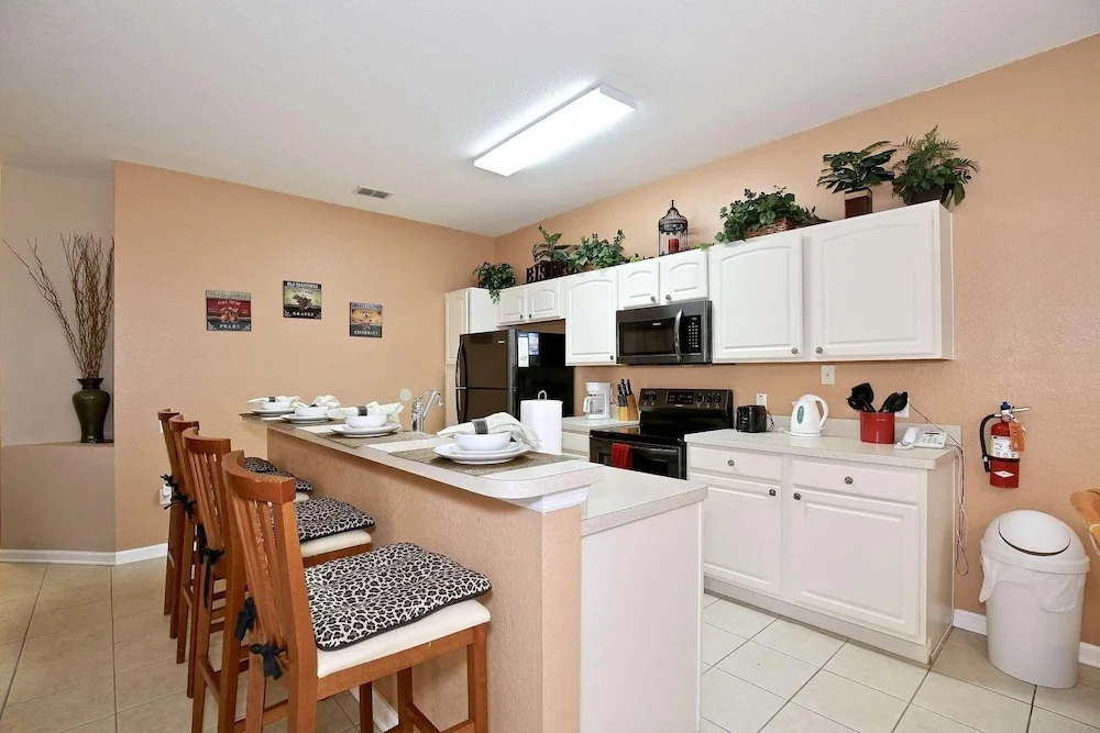 2627 Windsor Hills
