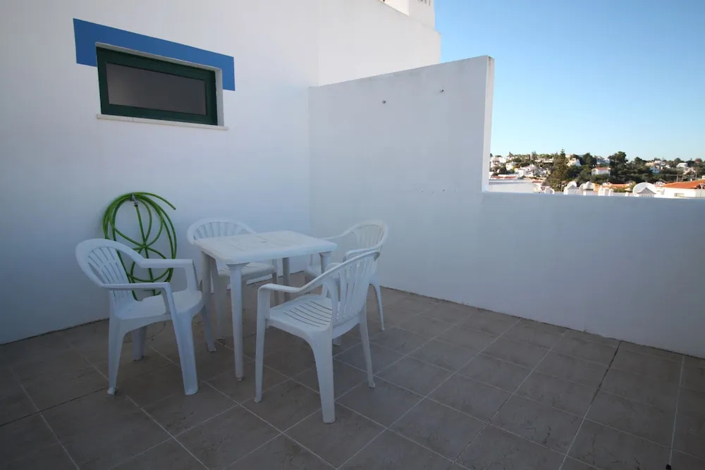 Urban Beach O Lirio