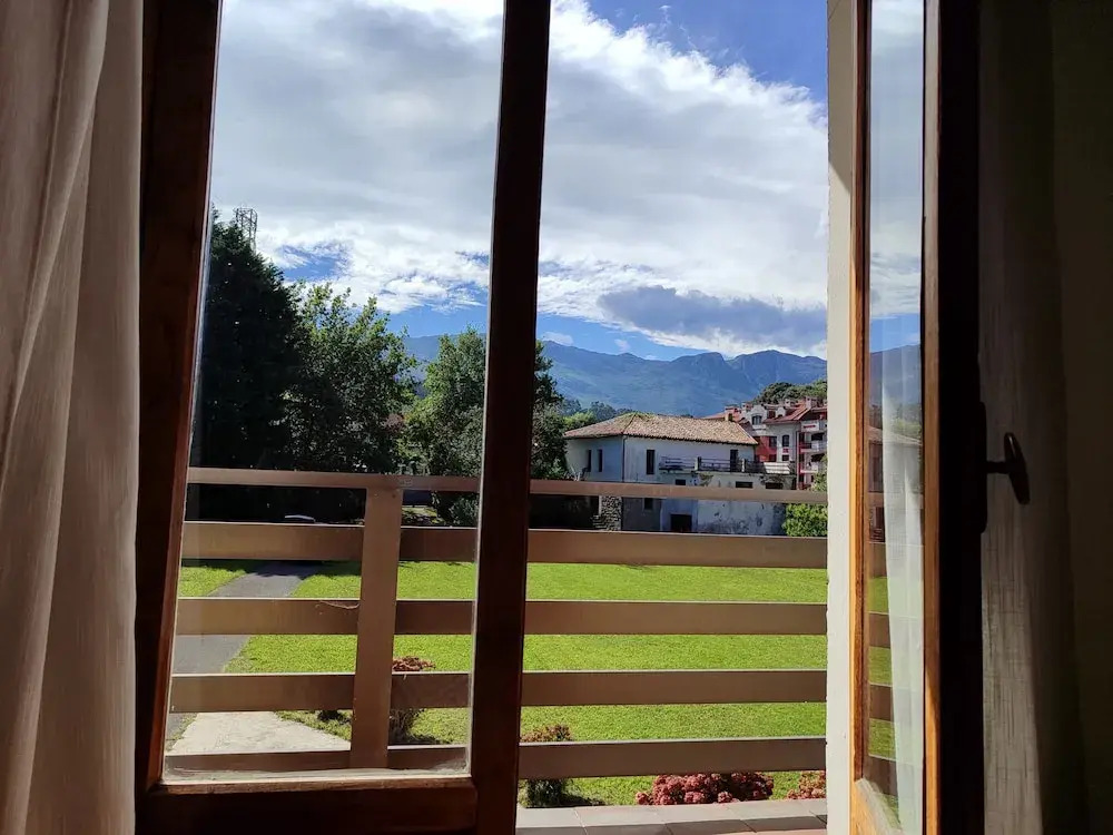 Charming 6-bed Chalet in Llanes