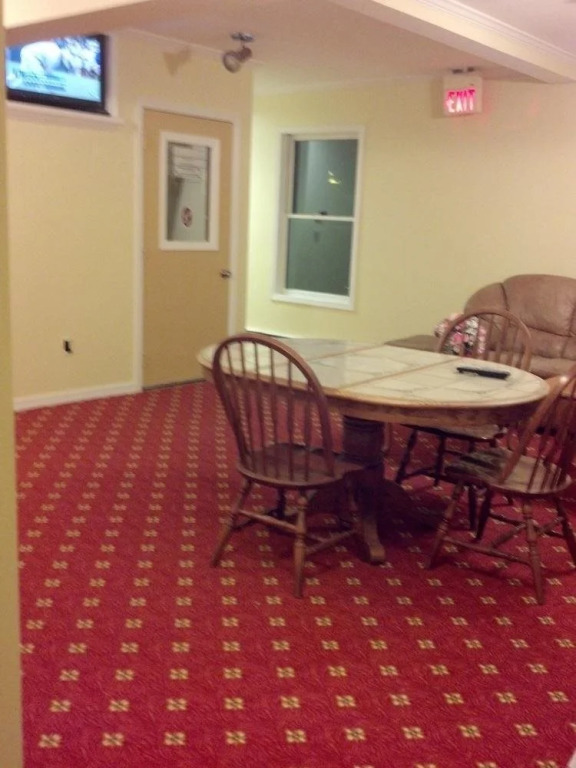 Oswego Inn