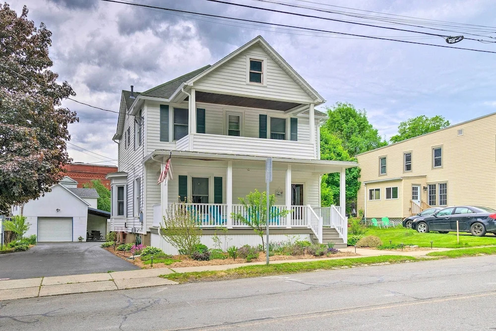 Lovely Hammondsport Home, Walk to Keuka Lake!