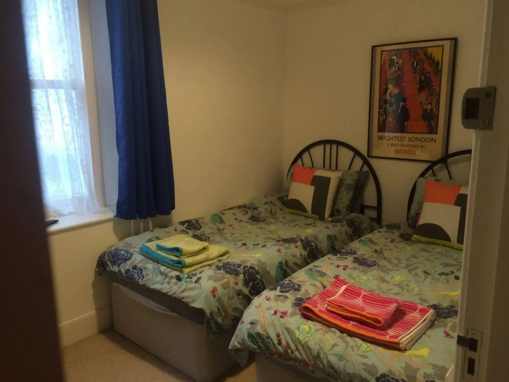 Newberry Beach lodge