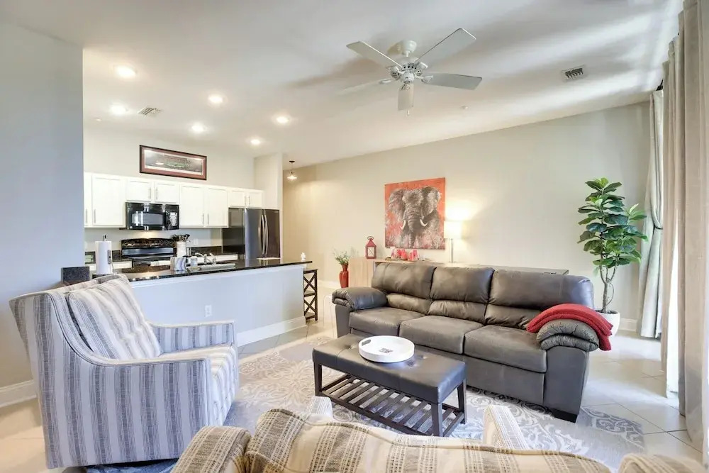 Tuscaloosa Condo: Steps to Bryant-denny Stadium!