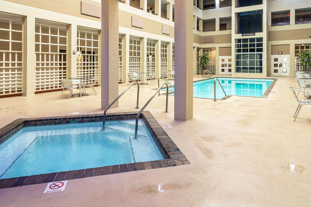 Quality Inn & Suites Virginia MN