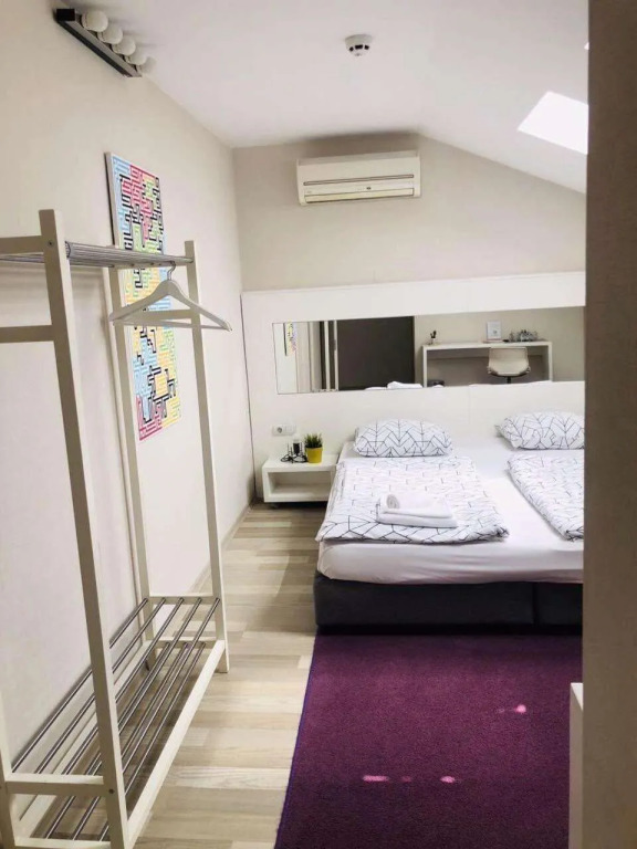 Executive Rooms and Suites Play