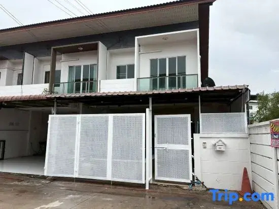 NB Bangsaen House@KL8  pool villa