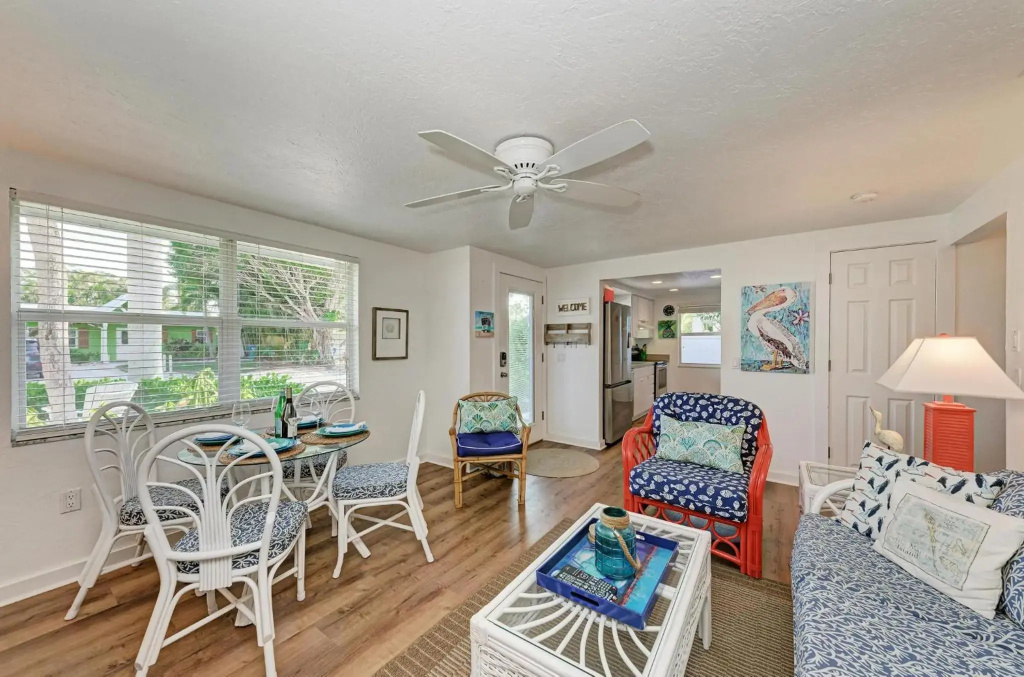 Blue Pelican 306 - 61st St Unit B West