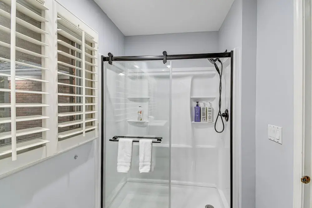 Spacious Rochester Home w/ Heated Pool & Hot Tub