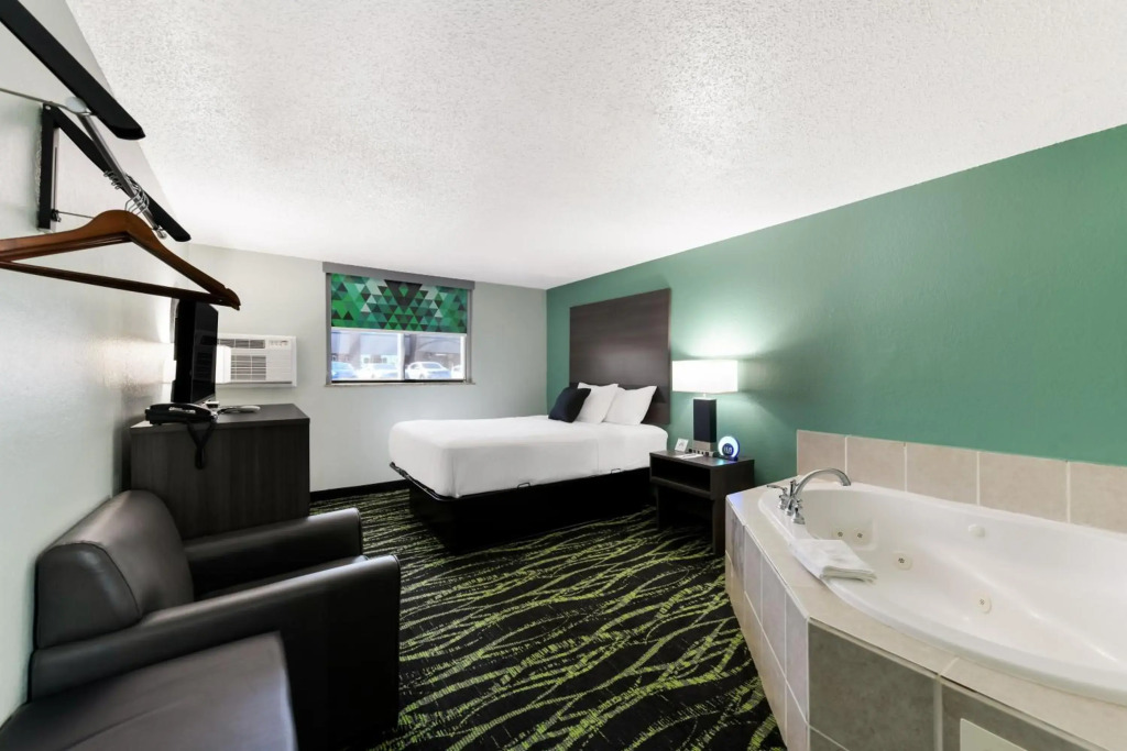 Baymont Inn & Suites by Wyndham