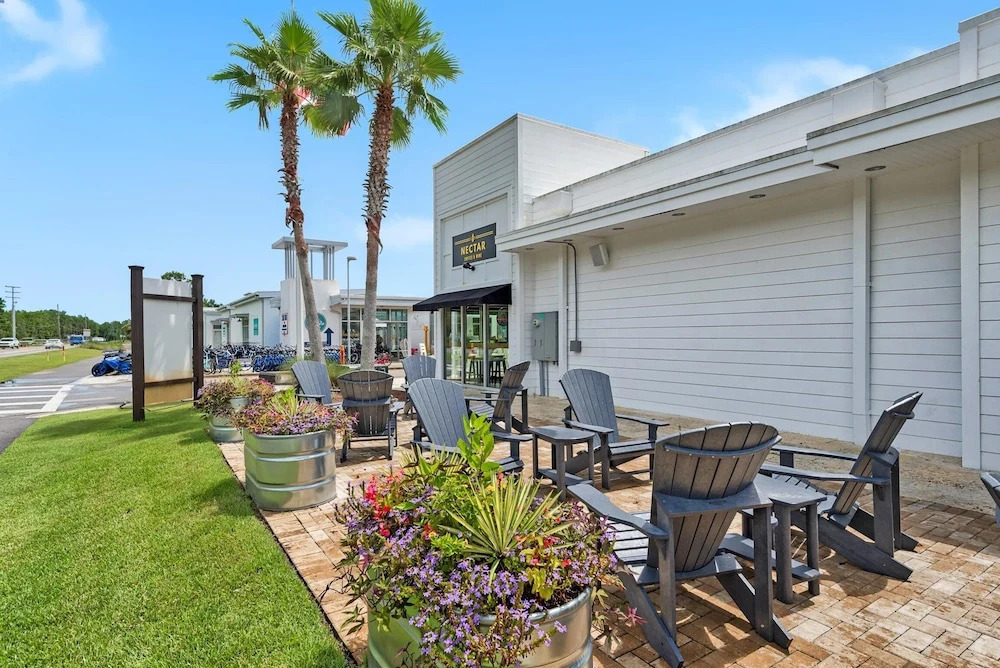 Town of Prominence 326b- Seaside Paradise