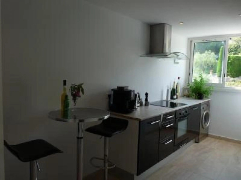 Two Bed Apartment in a Gated Residence With Gardens in Cannes With sea Views - 865