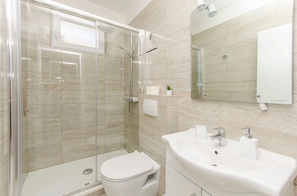 Apartments and Rooms Mare