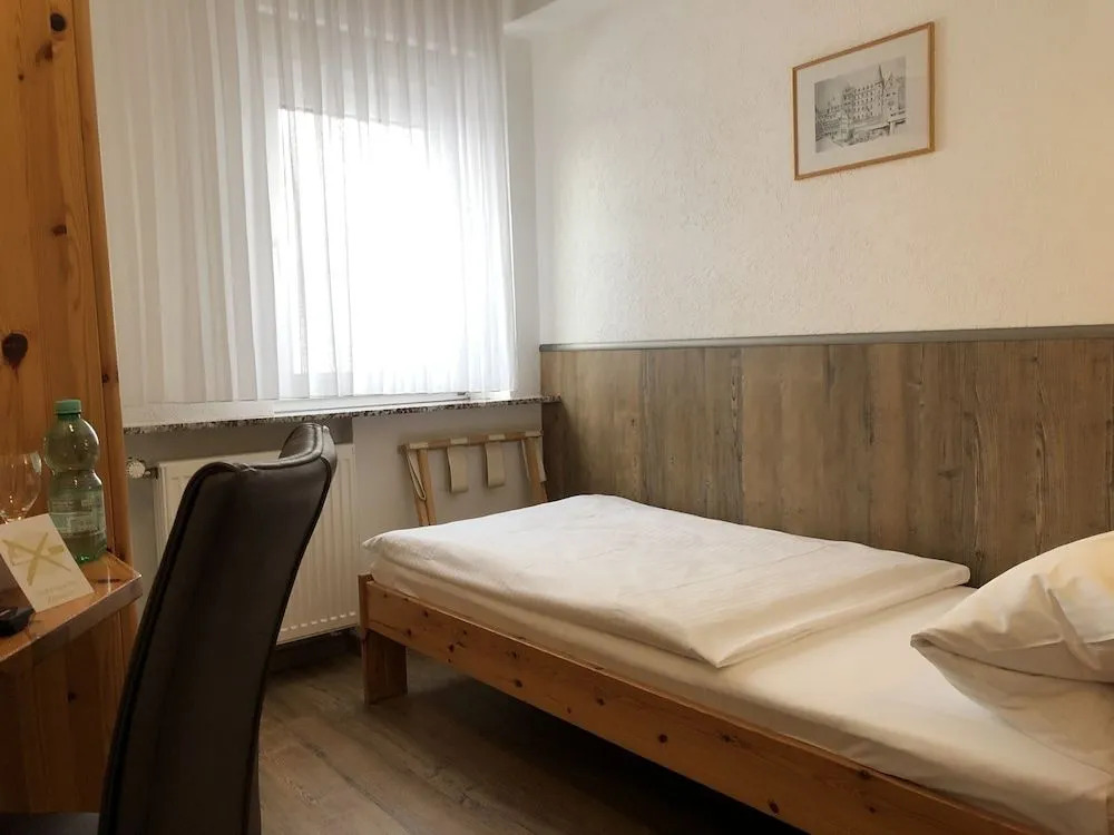 Hotel Orthwein -kostenfreie Parkplätze