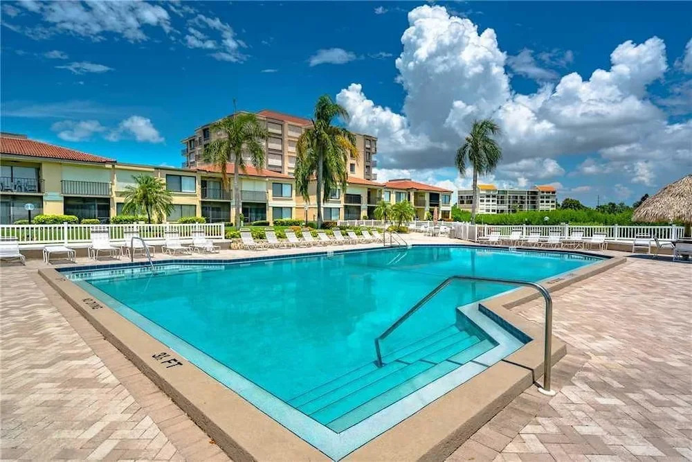 Palma Del Mar Unit 210B - Two Bedroom Condo