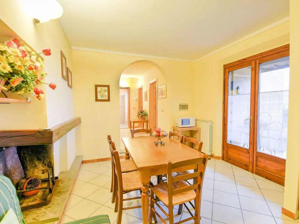 Panoramic Apartment with Communal Pool And Private Garden