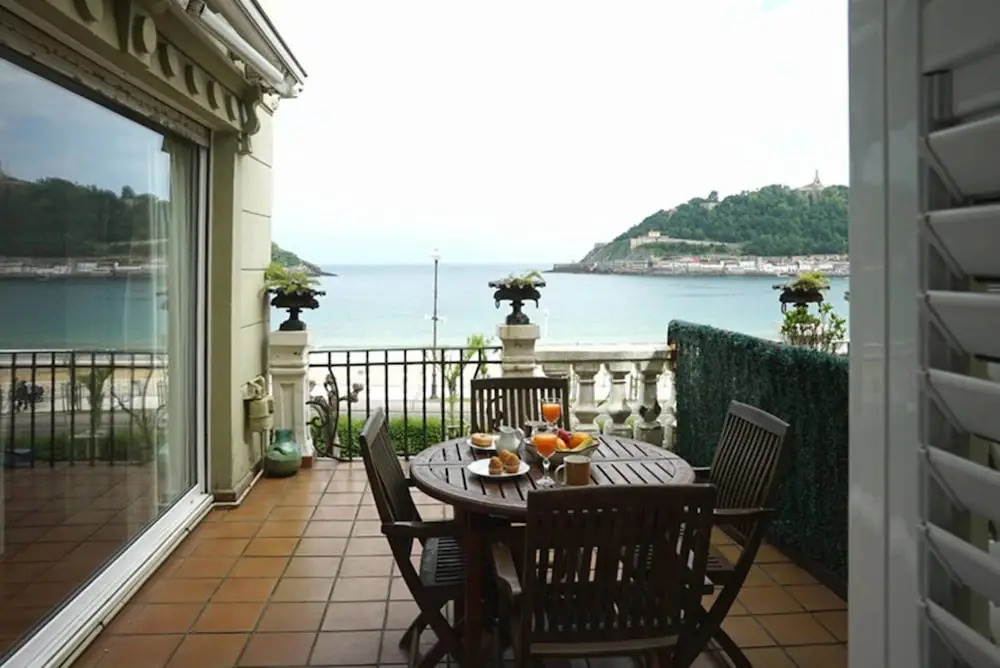 BREATHTAKING TERRACE VIEWS - by SanSebastianApartments.es
