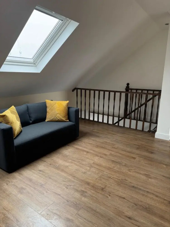 London Retreat With Great Location