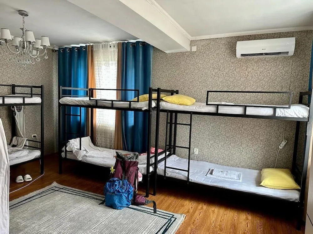Hostel 4U