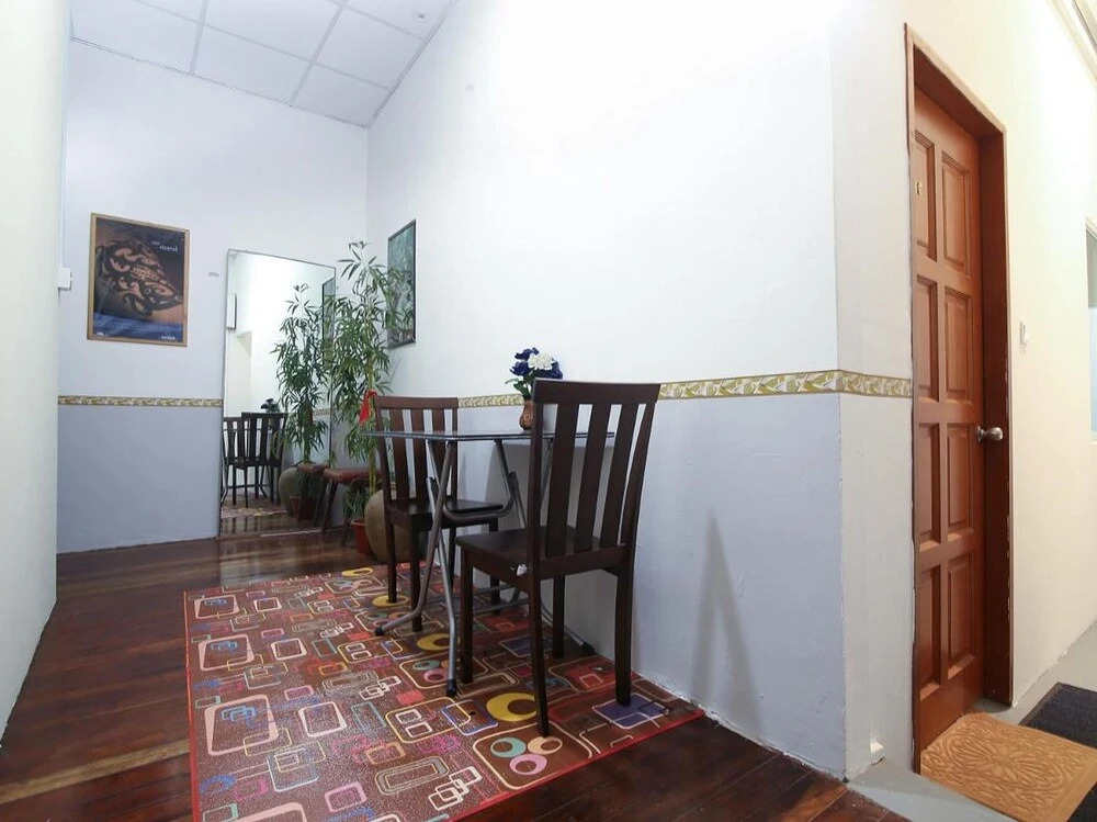 Comfortable Family Room for 4 People in Kuching With Ac - Amida Point Services