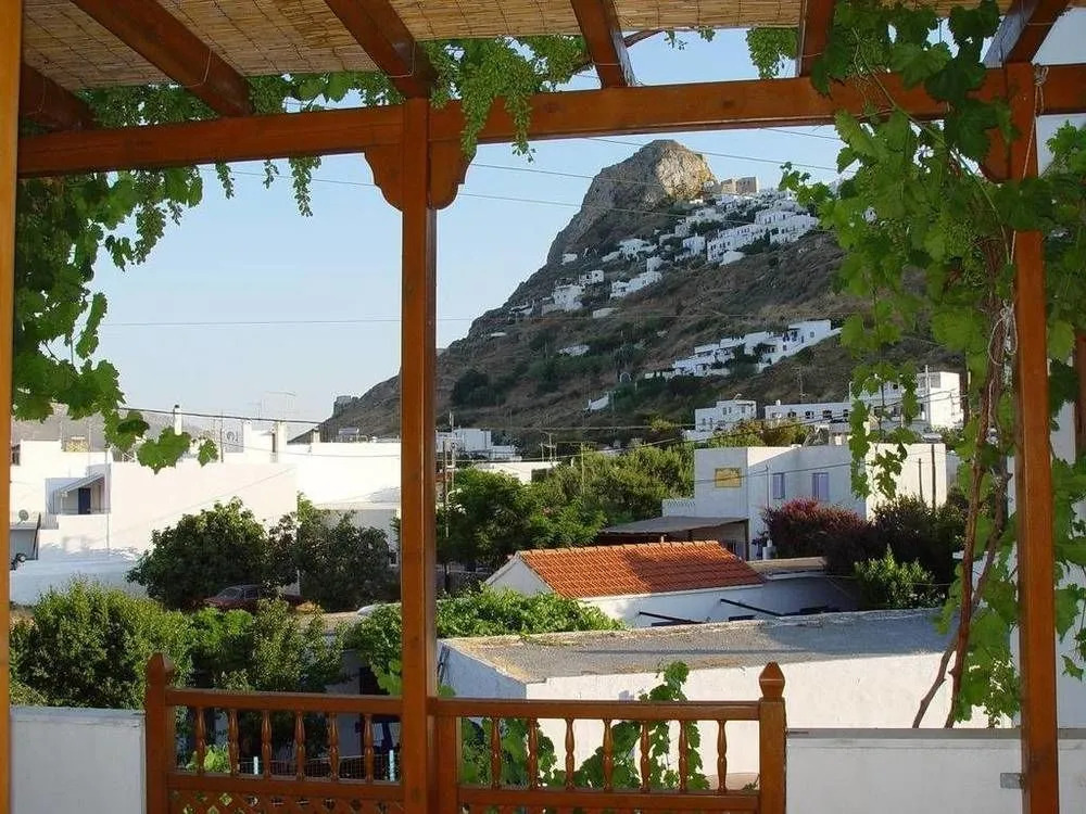 Deidamia Hotel