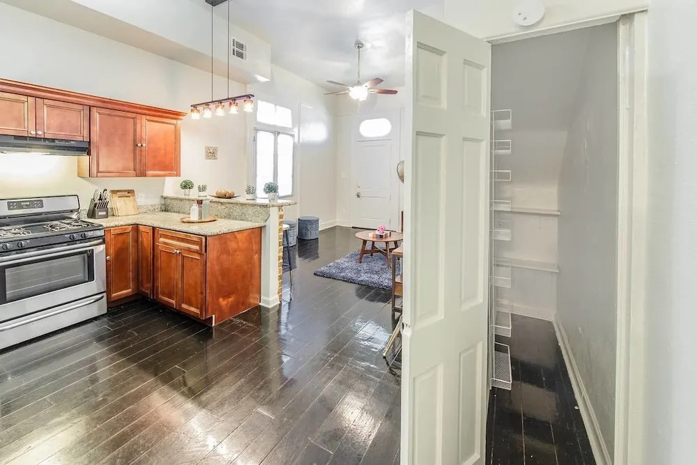 Authentic 2br/2ba in Historic Treme by Domio