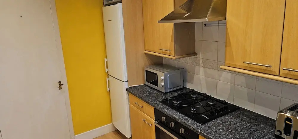Snug - Macushla Apartment