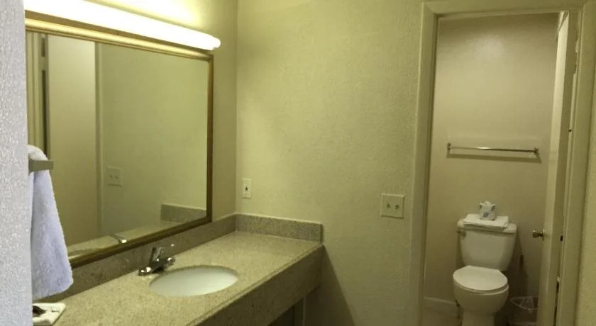 Economy Inn