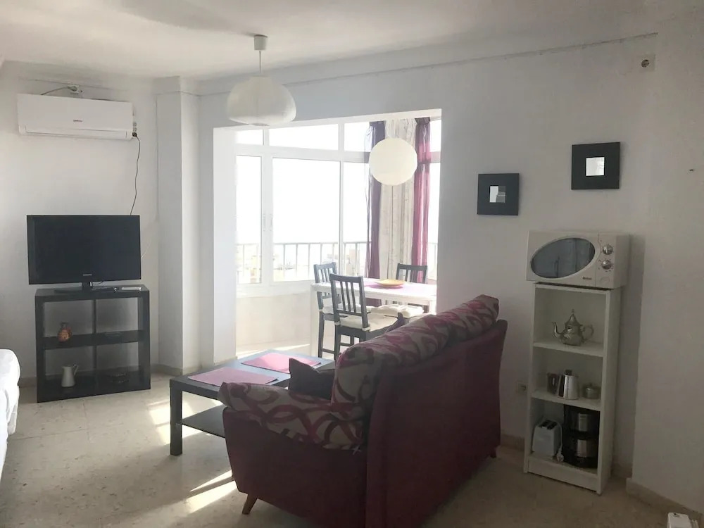 Studio in Torremolinos, With Wonderful sea View, Pool Access and Wifi